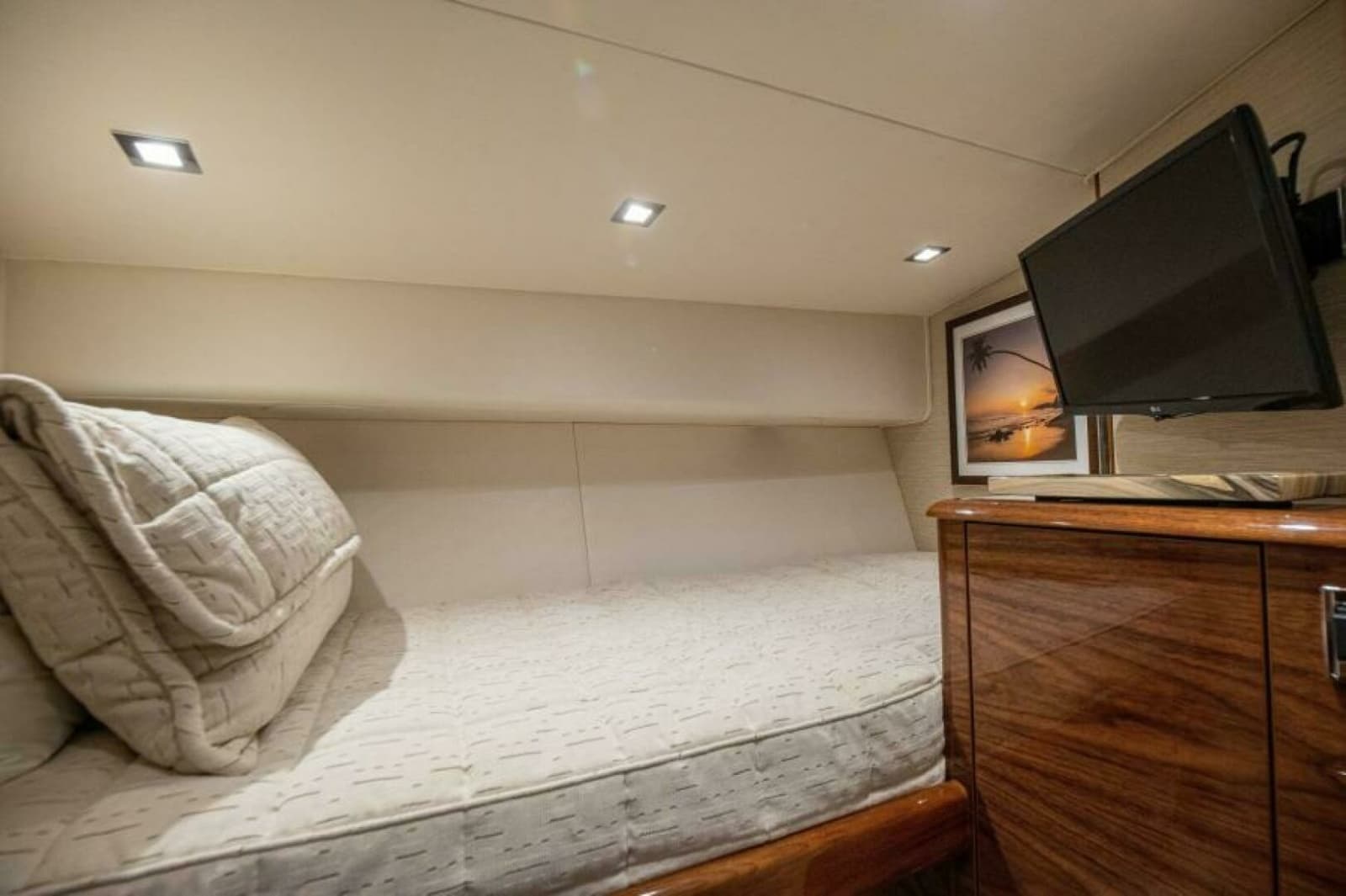 2023 Viking 64 Convertible - Photo 31