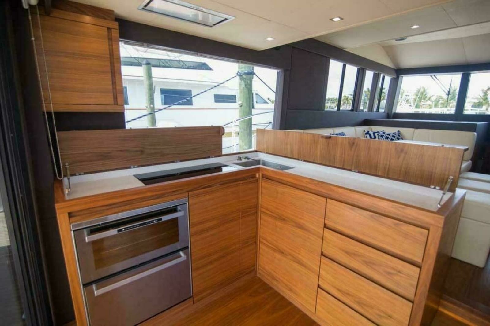 2019 Sundeck Yachts 580 Sport - Photo 9