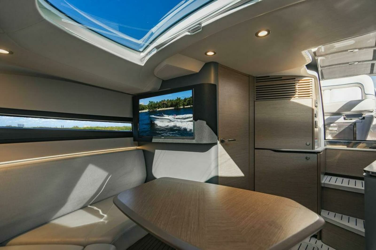 2020 Princess R35 - Photo 24