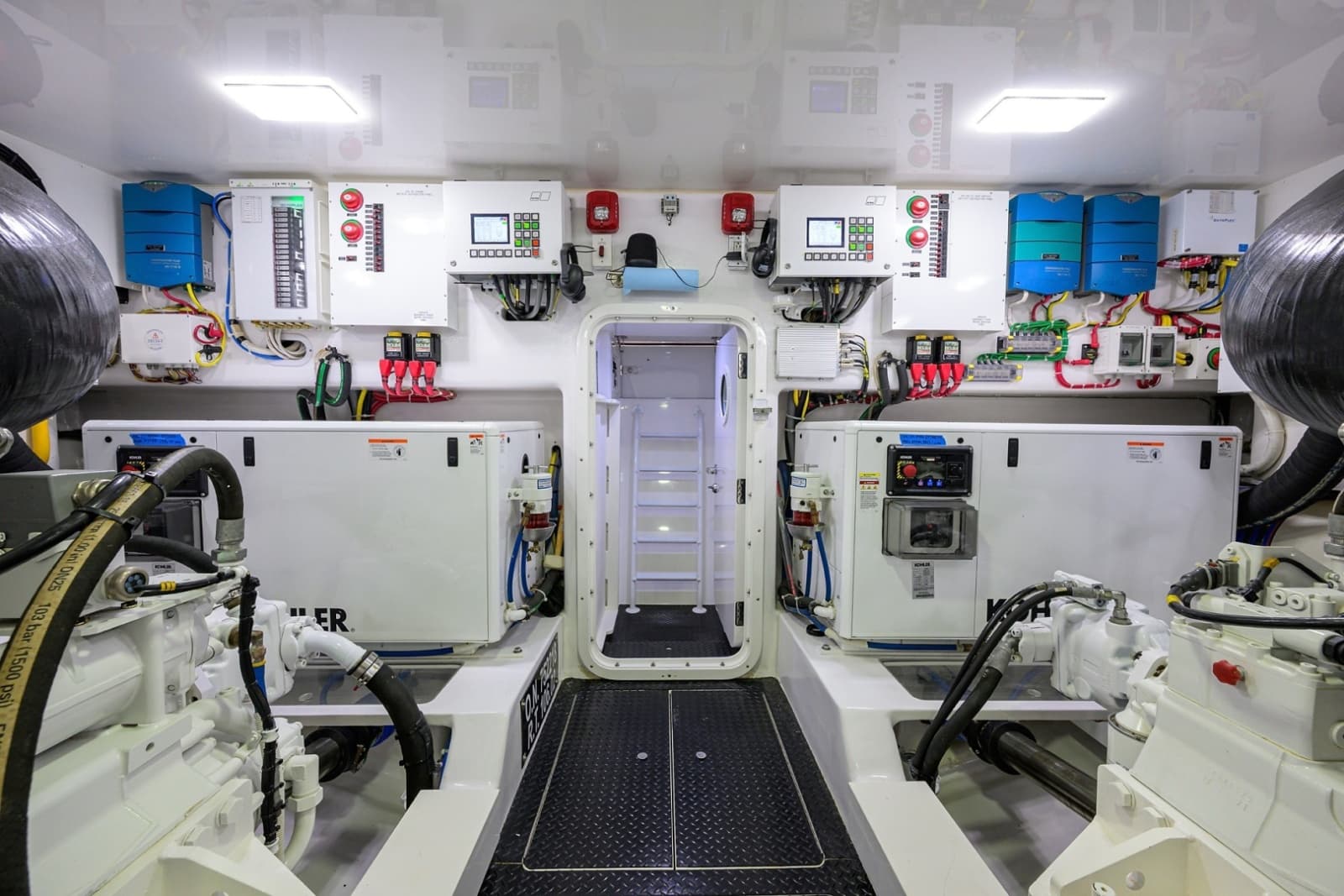 2023 Viking 80 Skybridge - Photo 49