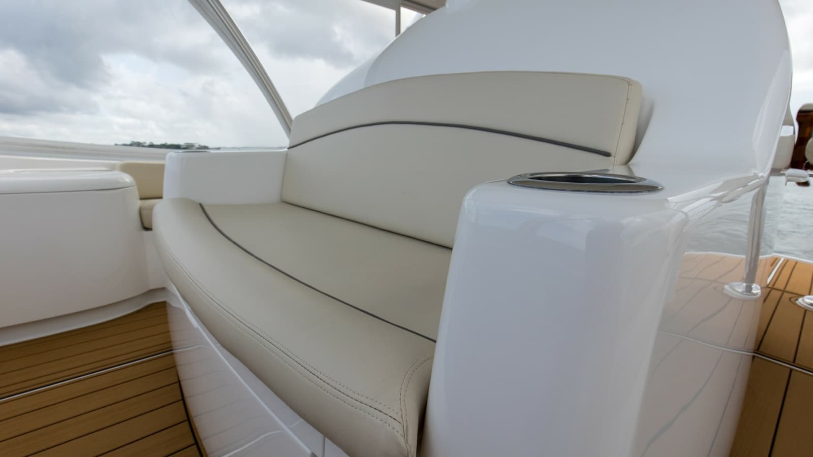 2022 Viking 58 Convertible - Photo 26