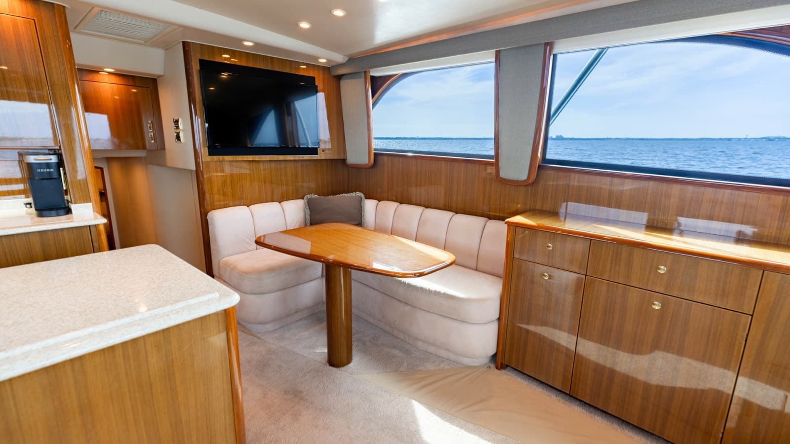 2007 Viking 45 Convertible - Photo 10