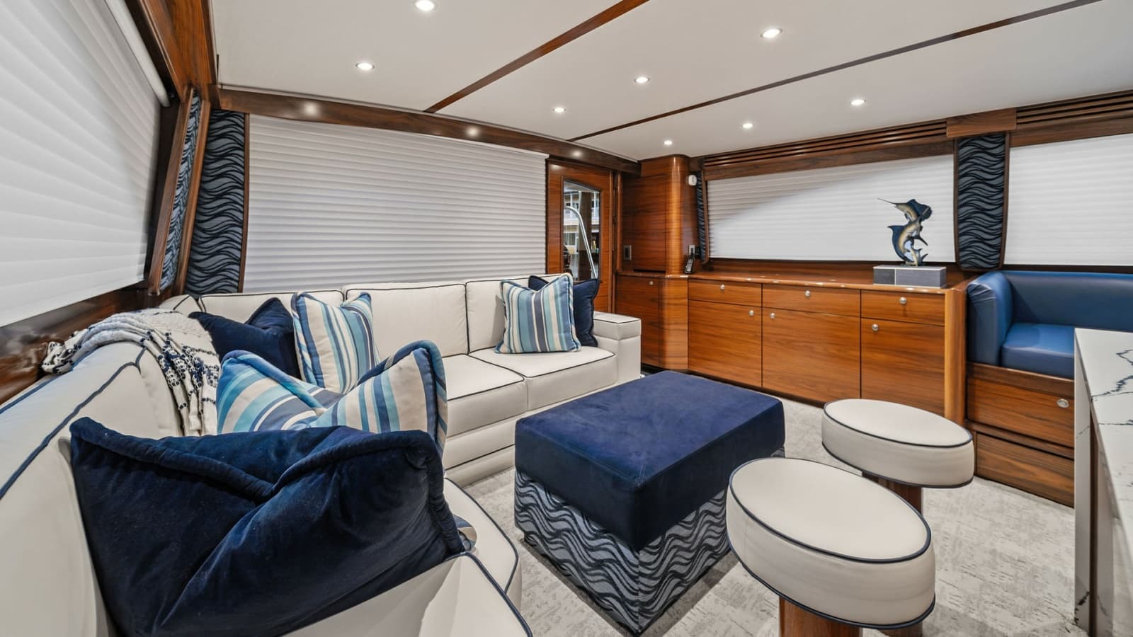 2024 Viking 64 Convertible - Photo 22