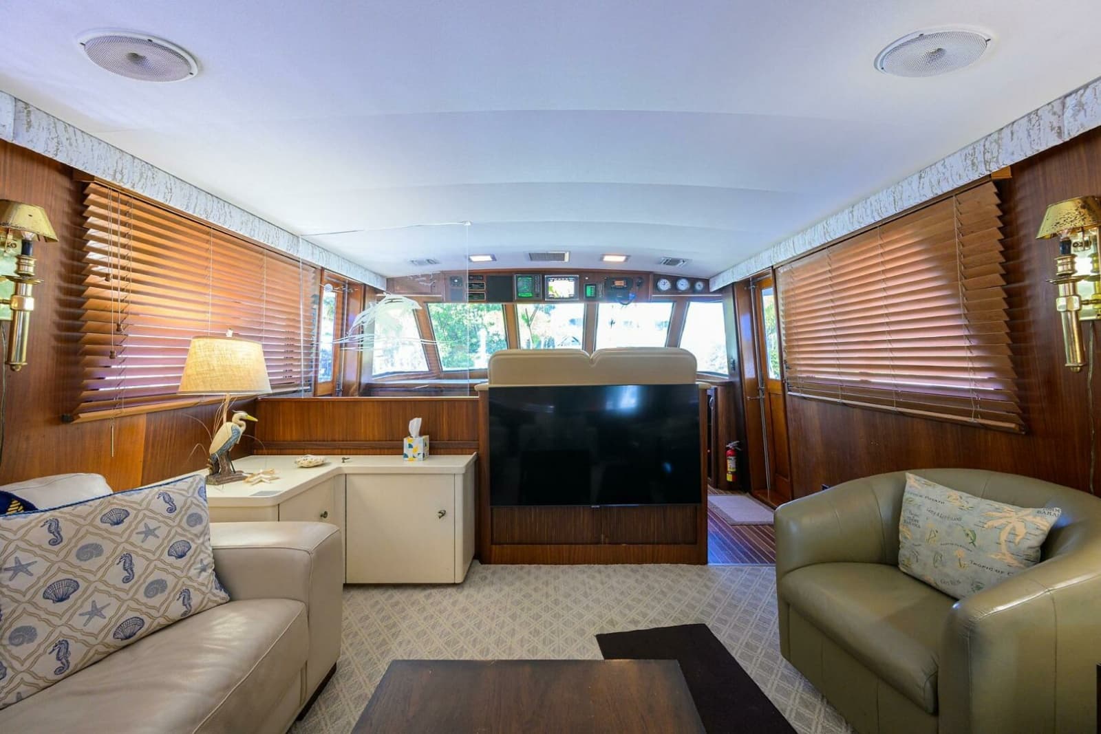 1987 Hatteras 63 Motor Yacht - Photo 8