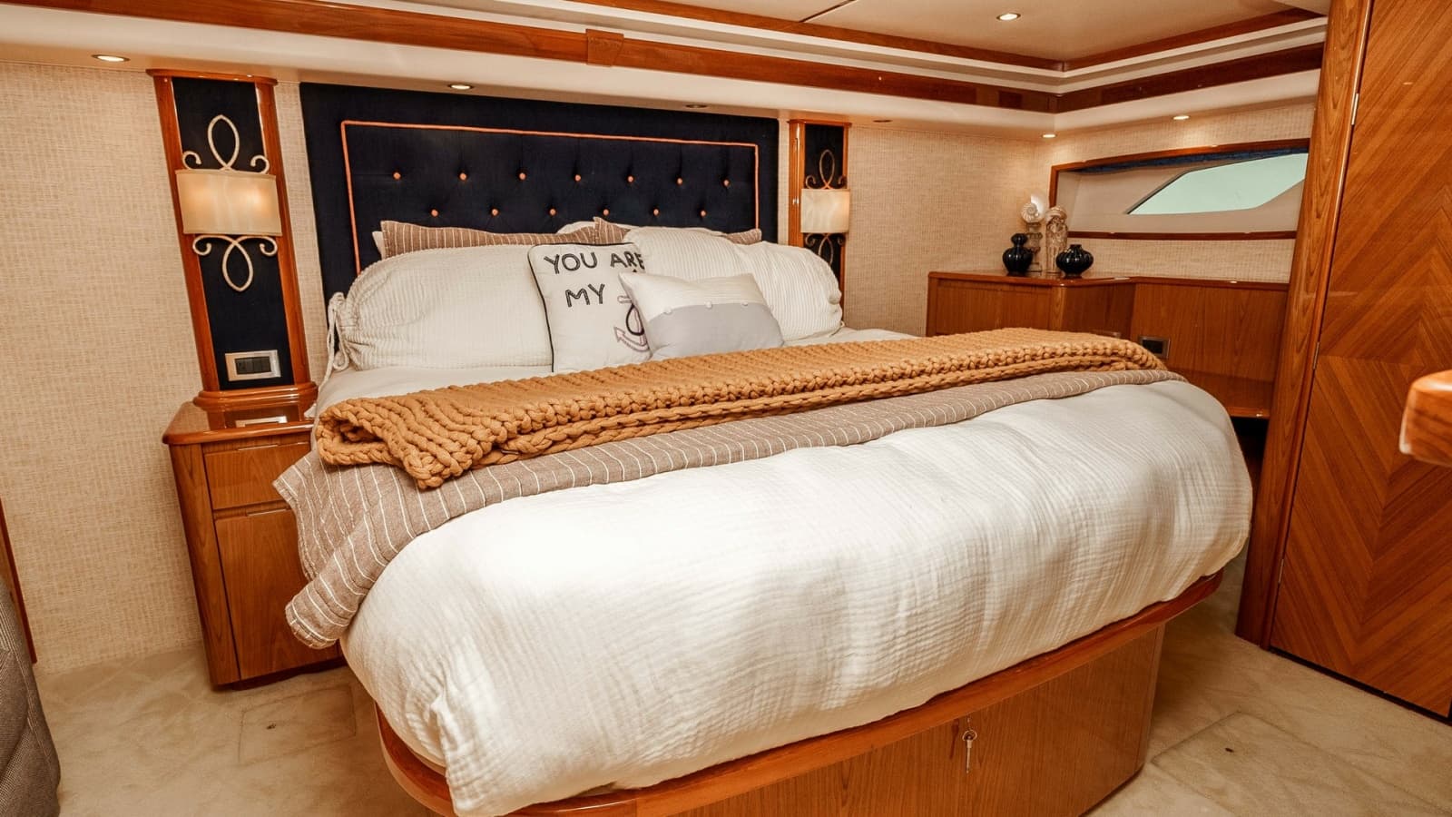 2014 Viking 76 Enclosed Bridge Sportfisher - Photo 26