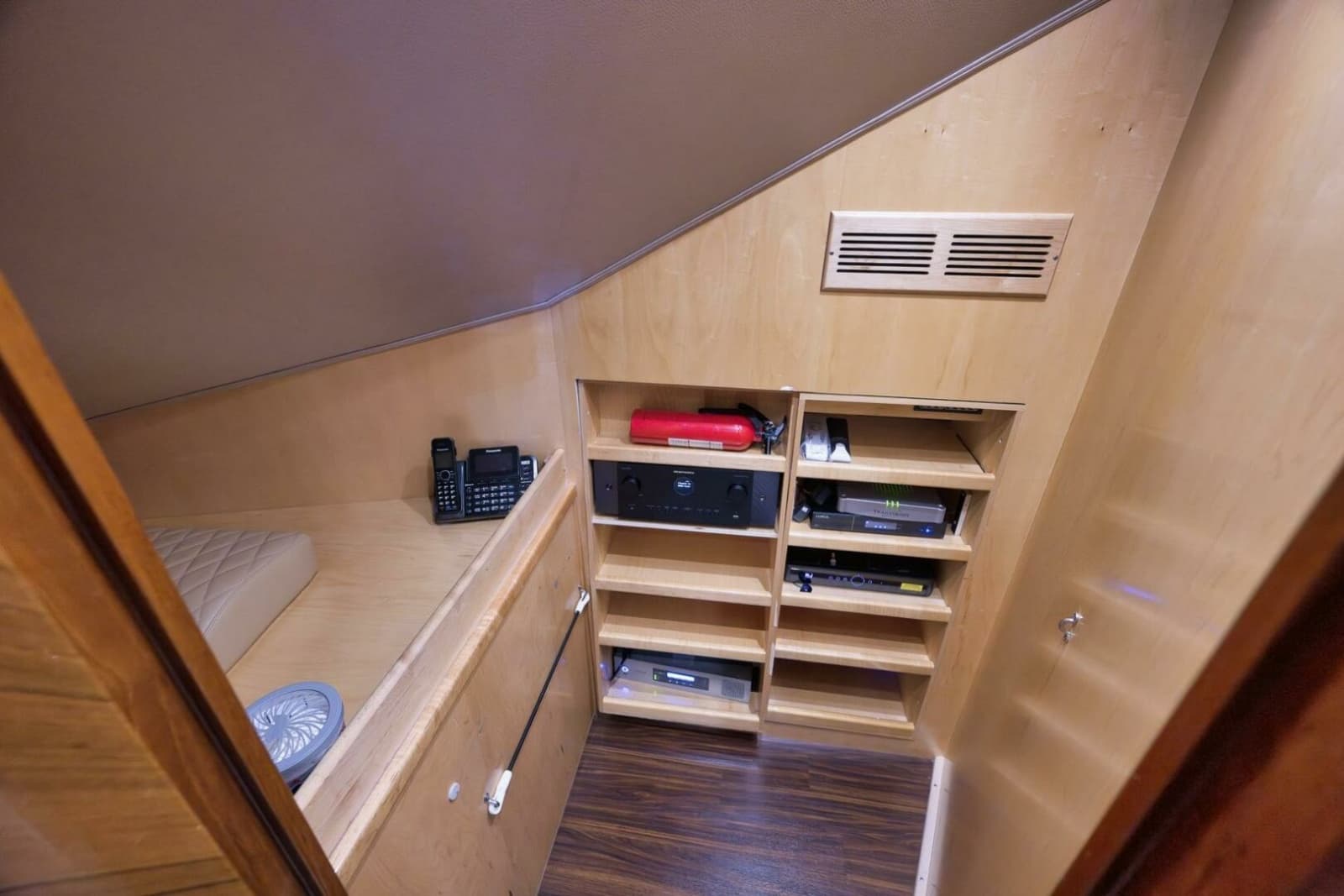 2011 Viking 76 Enclosed Bridge - Photo 29