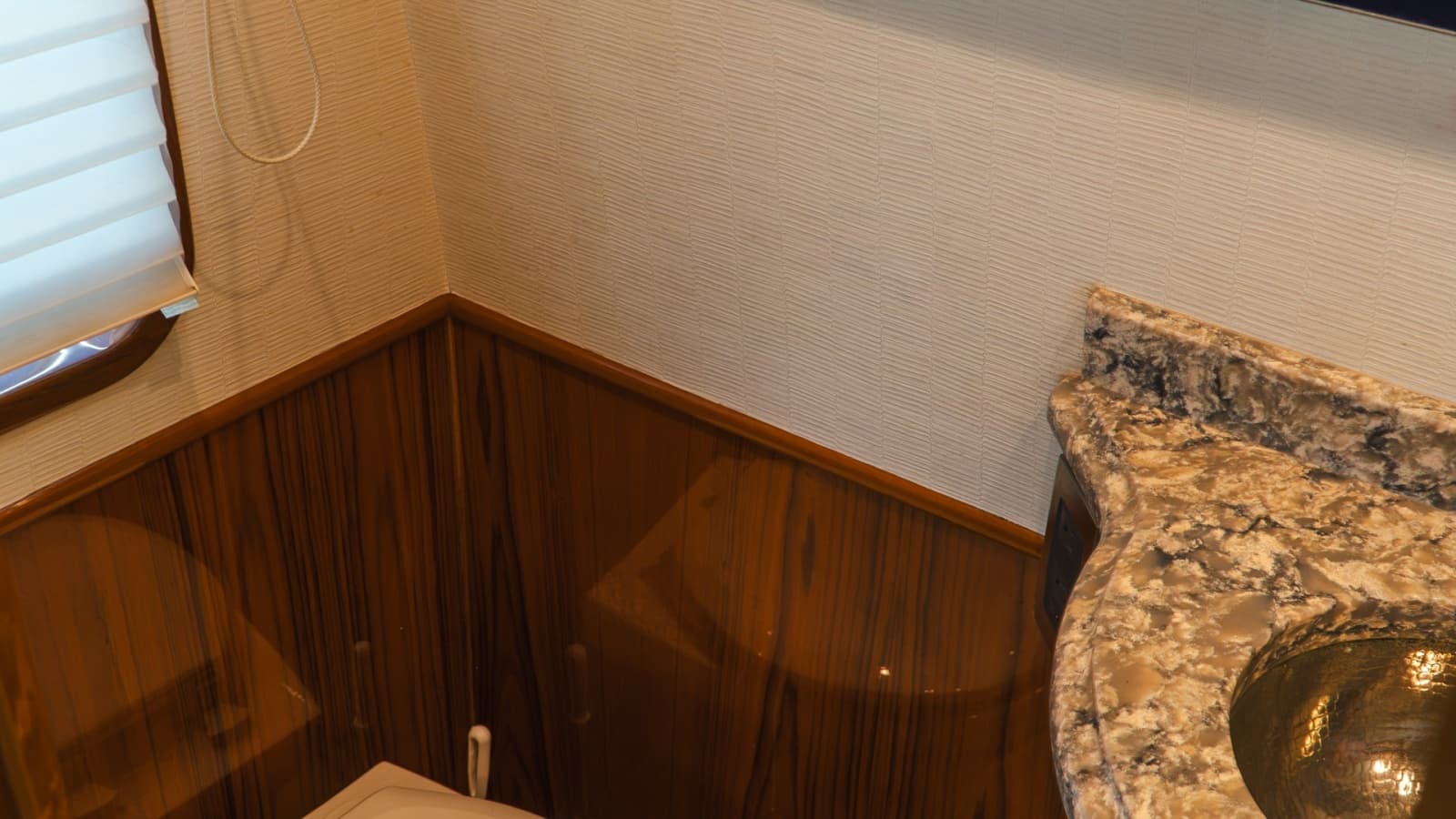 2014 Viking 66 Convertible - Photo 7