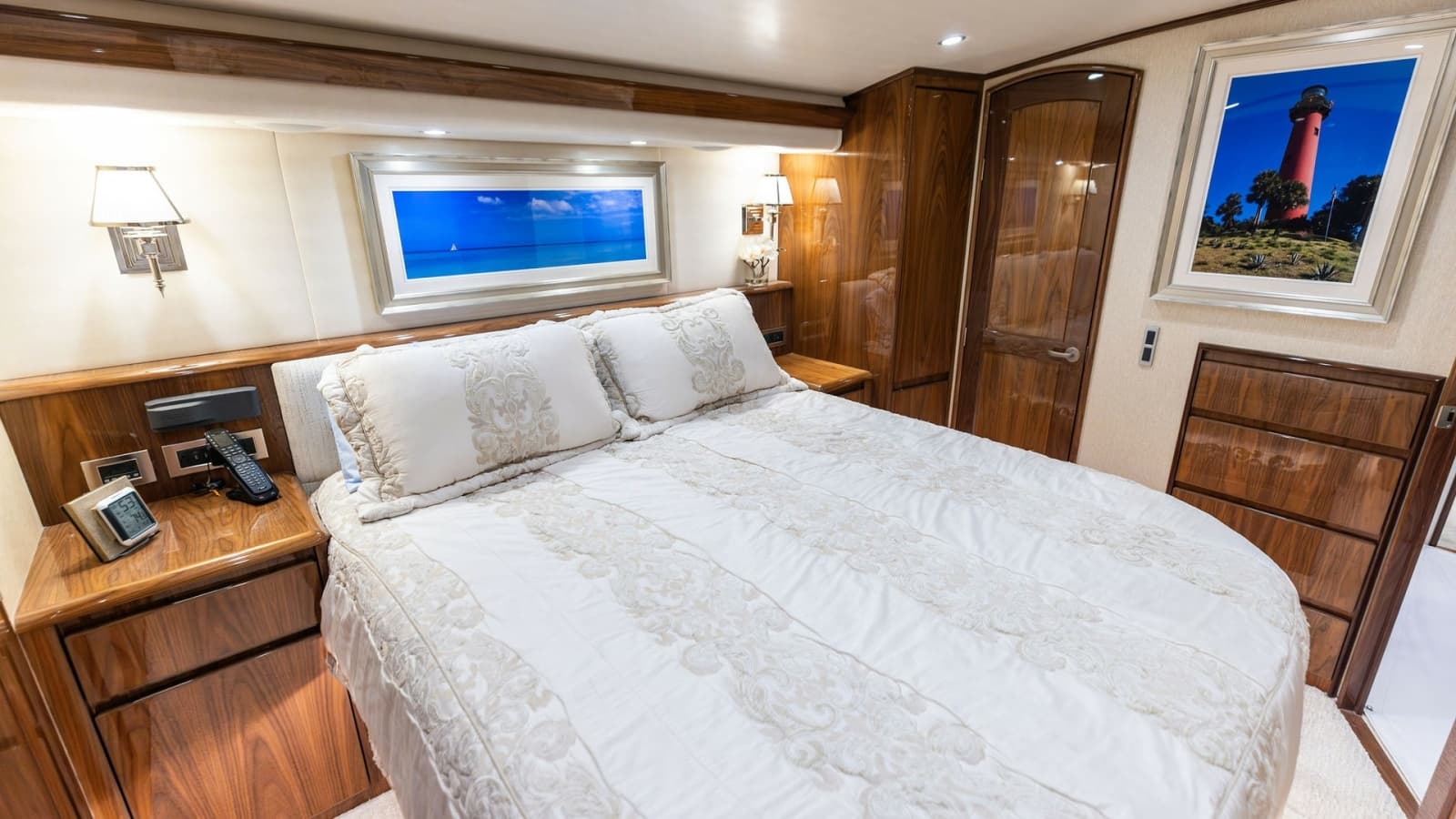2018 Viking 62 Enclosed Bridge - Photo 40