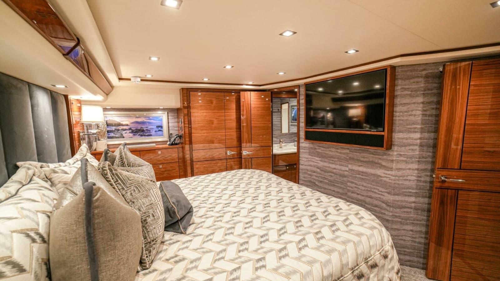 2023 Viking 72 Convertible - Photo 83