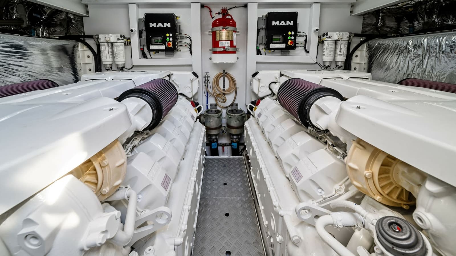 2019 Princess V65 - Photo 39