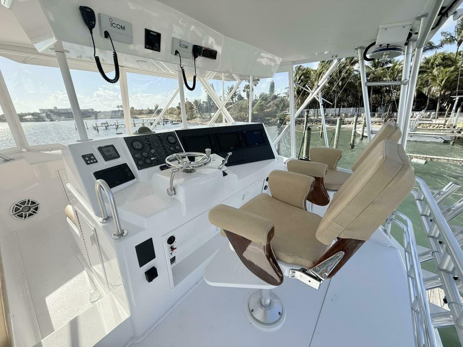 1992 Viking 50 Convertible - Photo 14