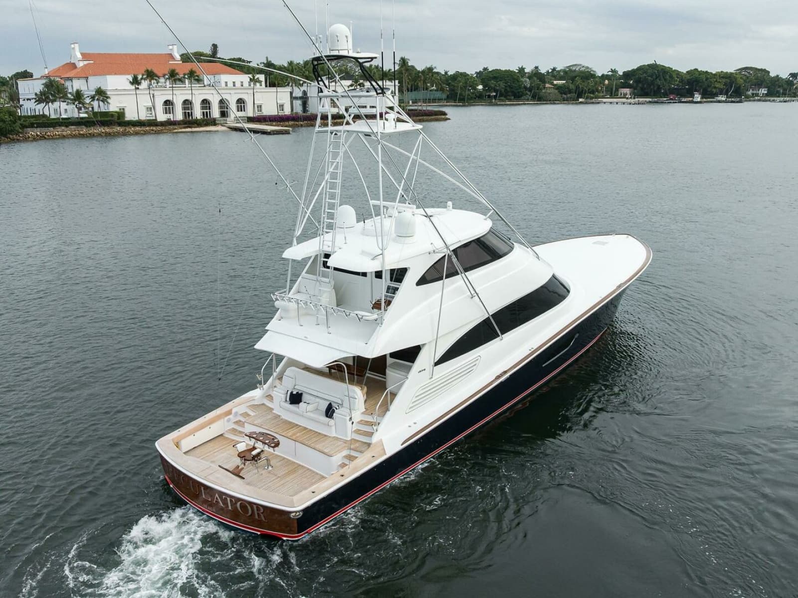 2017 Viking 92 Enclosed Bridge - Photo 4