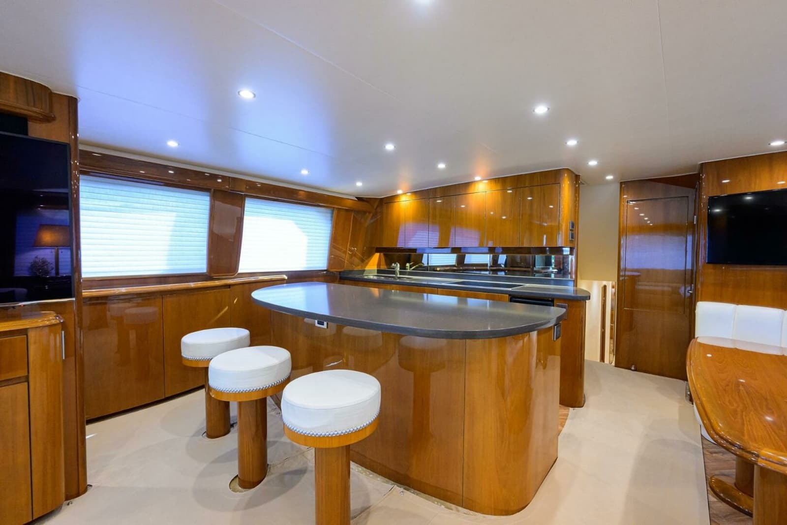 2014 Viking 76 Enclosed Bridge - Photo 14