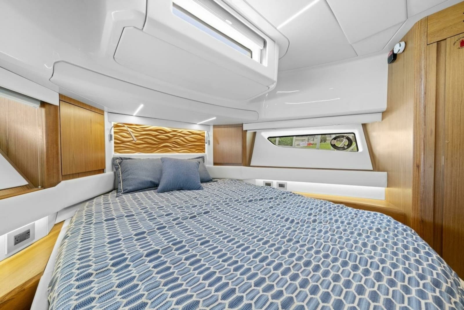 2023 Tiara Yachts EX 60 - Photo 72