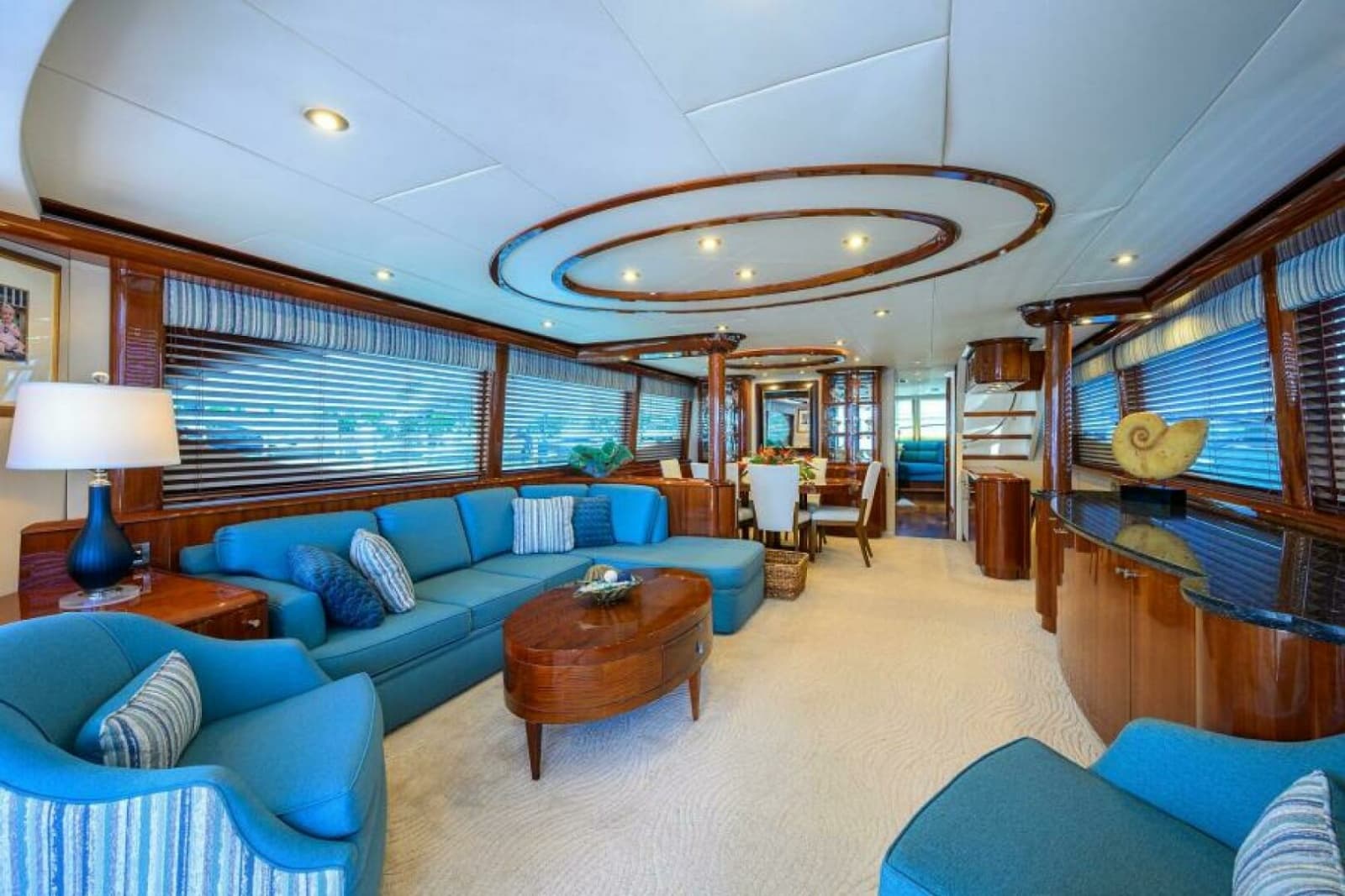 2007 Lazzara Yachts 80 Enclosed - Photo 2