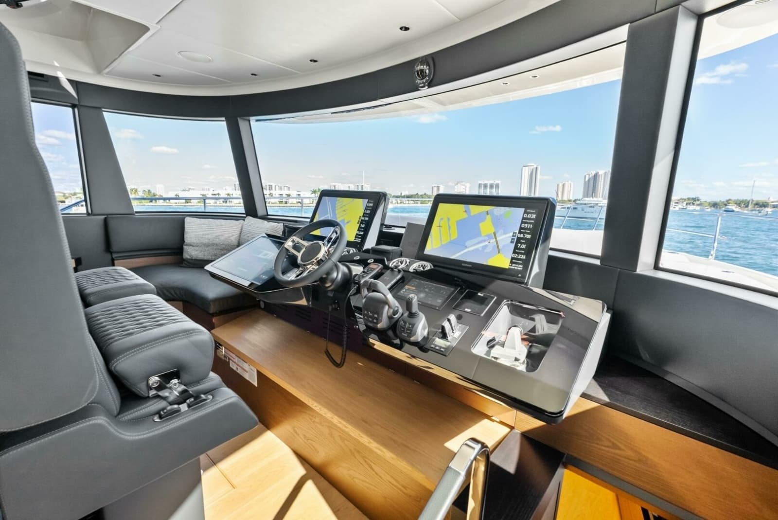2025 Absolute 75 Navetta - Photo 13