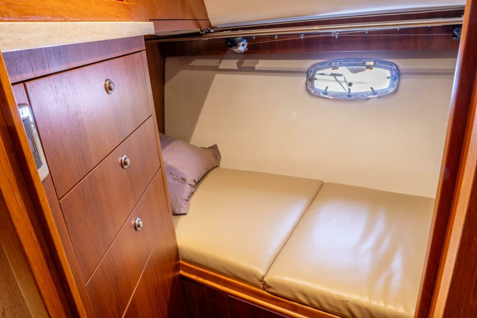 2015 Tiara Yachts 4300 Open - Photo 14