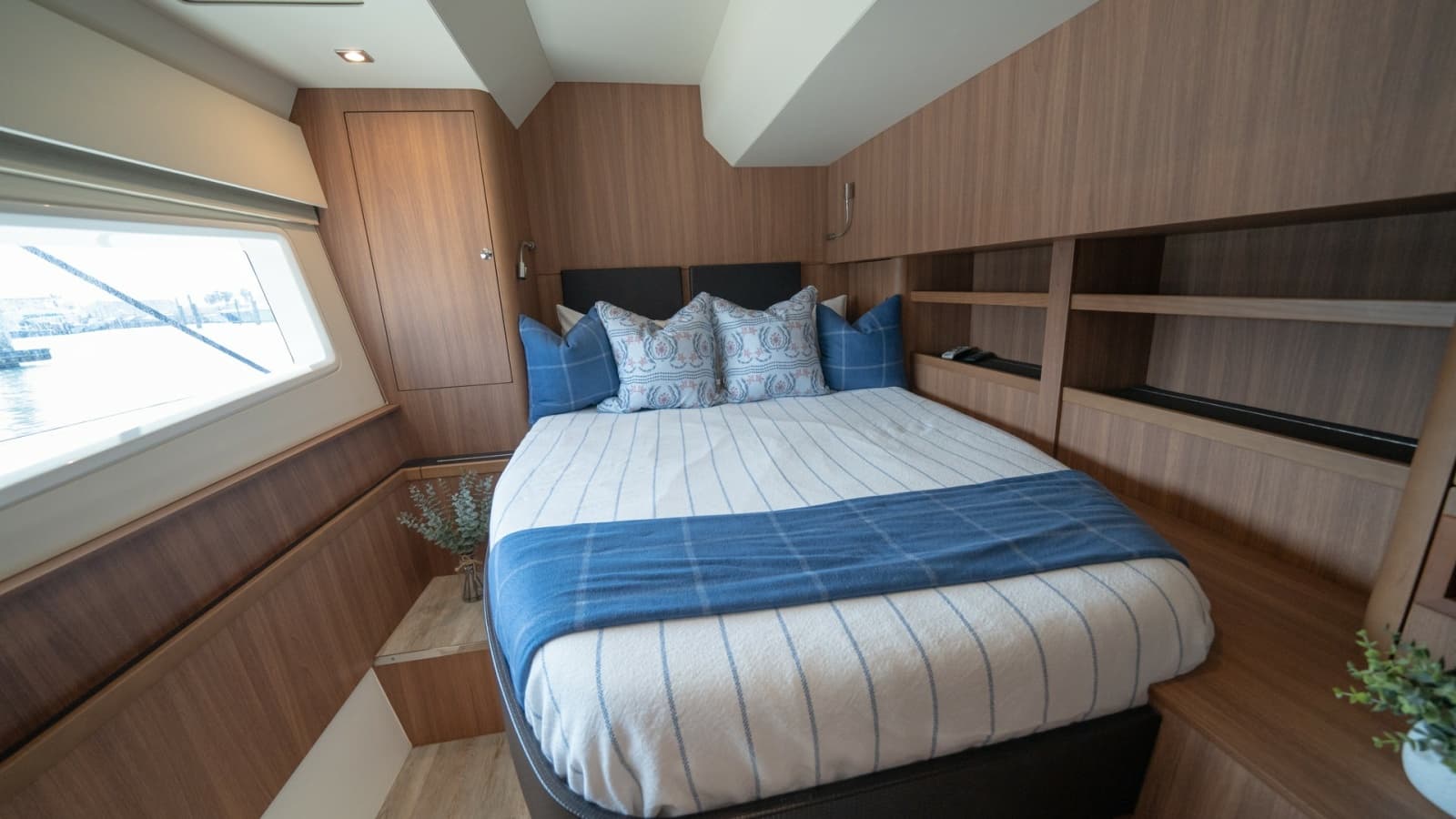 2021 Aquila 44 Motor Yacht - Photo 22