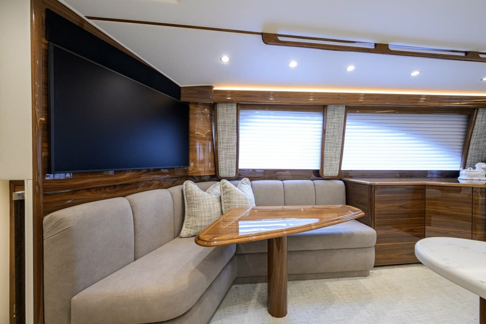 2024 Viking 54 Convertible - Photo 7