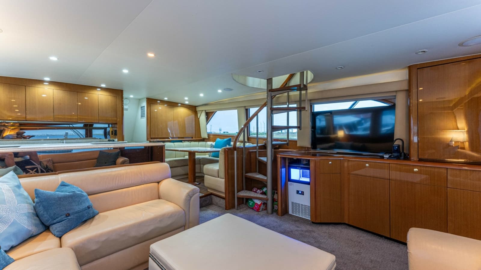 2001 Viking 65 Enclosed Bridge - Photo 6