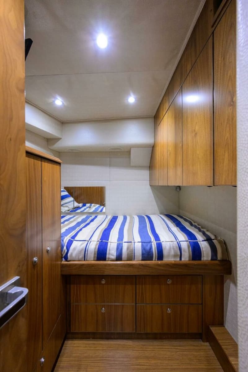 2017 Viking 92 Enclosed Bridge - Photo 75