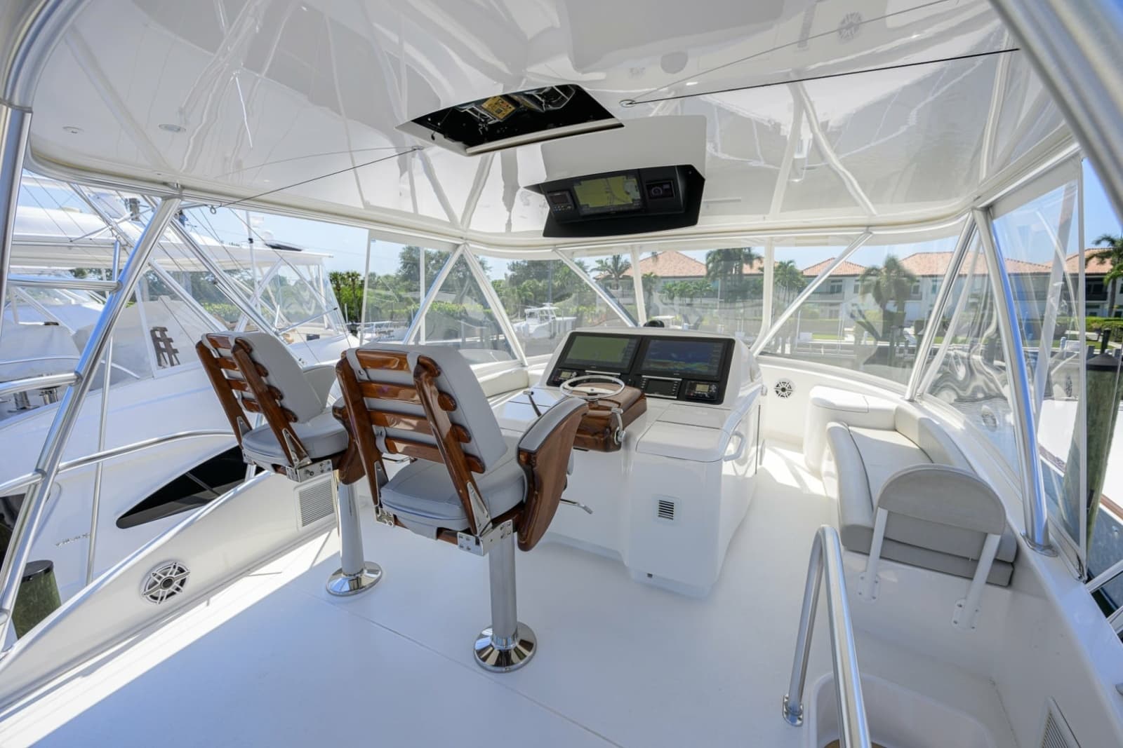2021 Viking 58 Convertible - Photo 19
