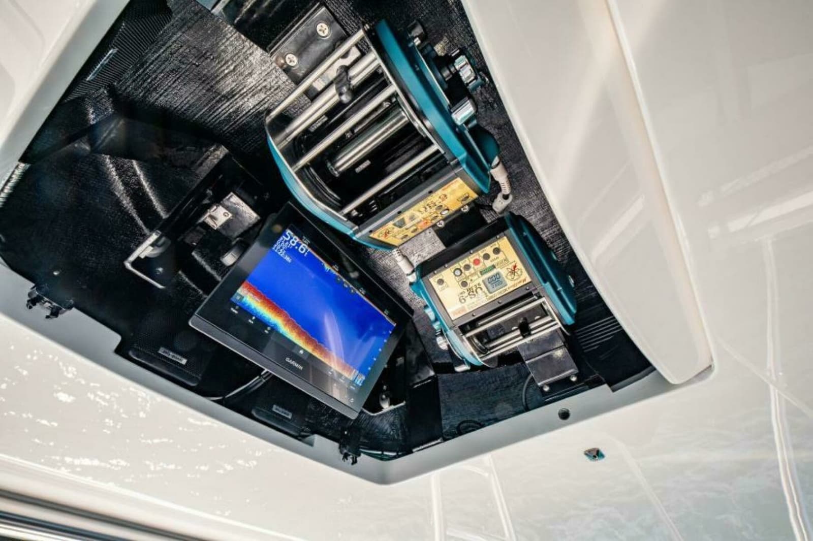 2023 Viking 64 Convertible - Photo 44