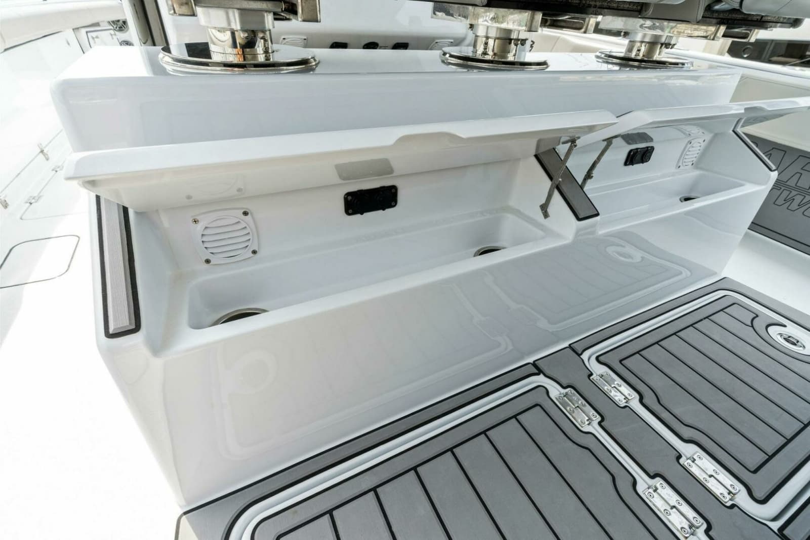 2022 Barker Boatworks 40 High Performance Cat - Photo 123
