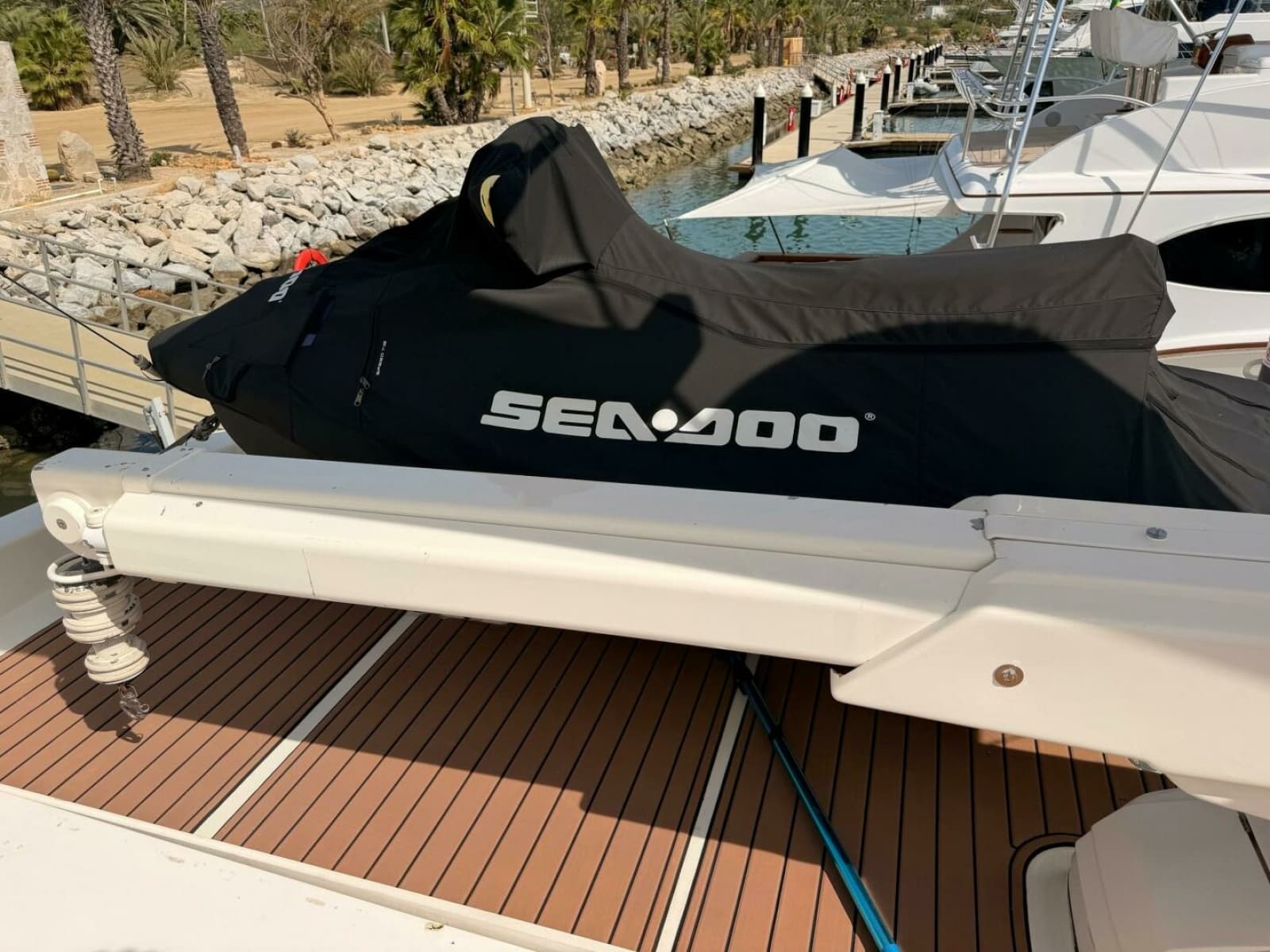 2000 Ferretti Yachts 72 Motoryacht - Photo 12