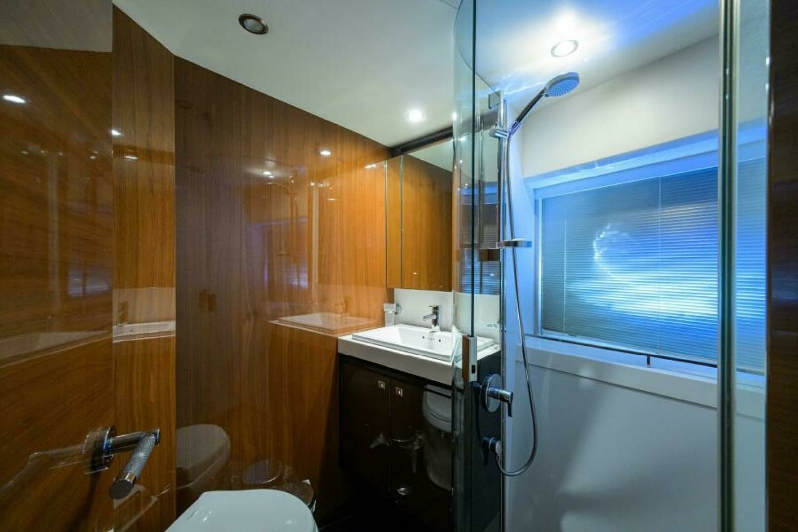 2013 Princess V72 Express Yacht - Photo 36