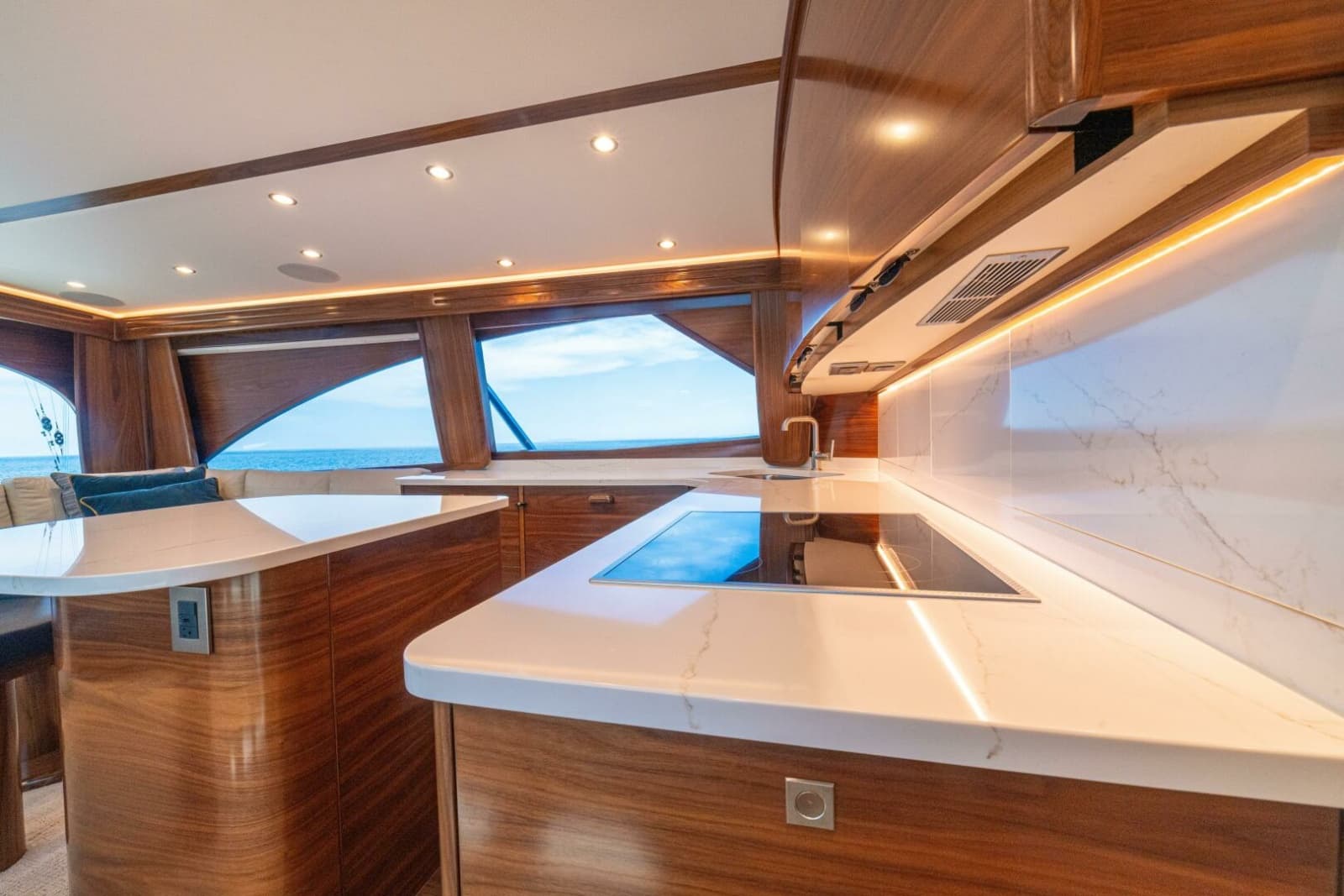 2025 Viking 58 Convertible - Photo 14
