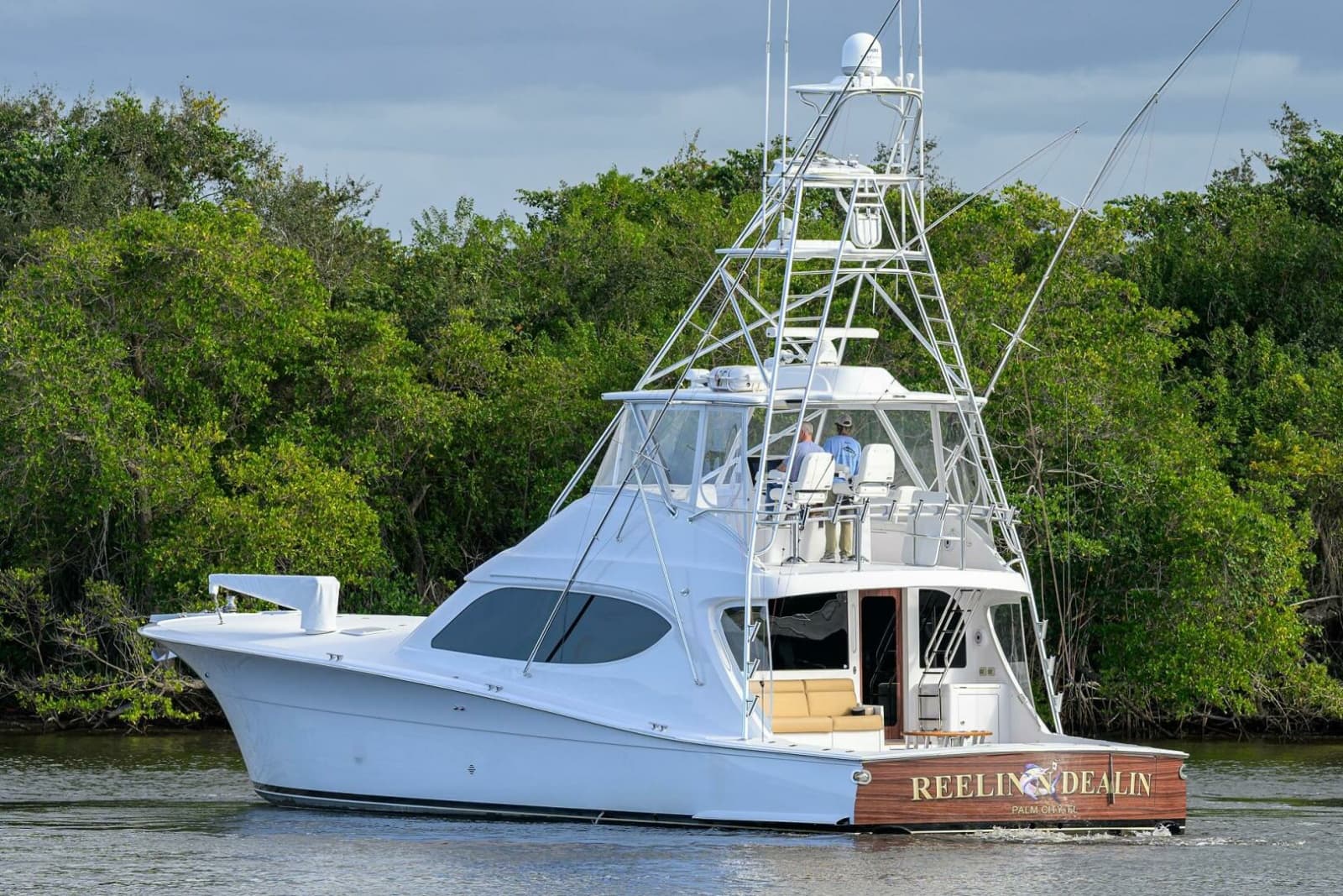 2013 Hatteras GT63 - Photo 53
