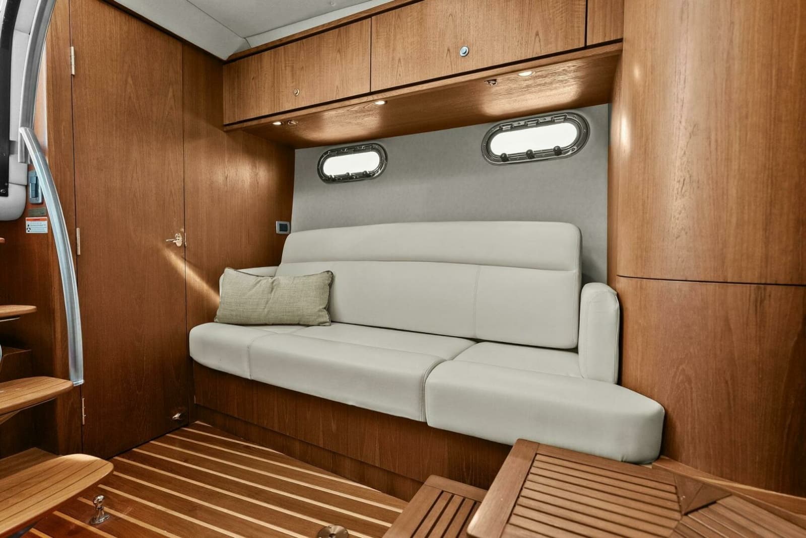 2008 Tiara Yachts 3500 Sovran - Photo 5