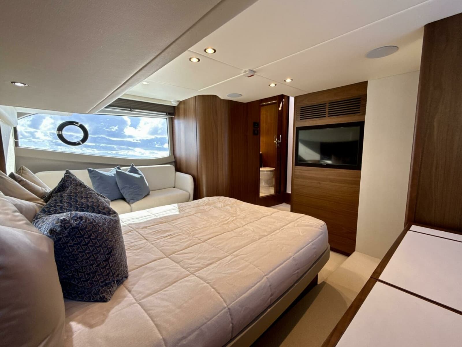 2026 Princess F50 - Photo 23