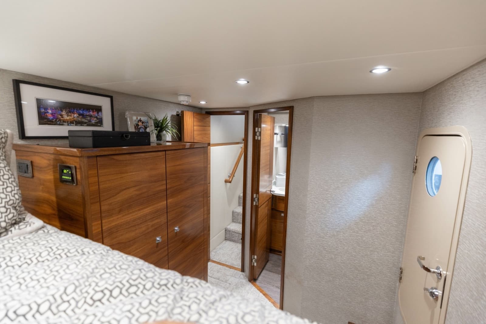2023 Viking 72 Convertible - Photo 61