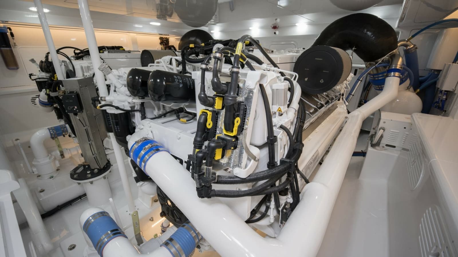 2026 Winter Custom Yachts 75 Open Convertible - Photo 46