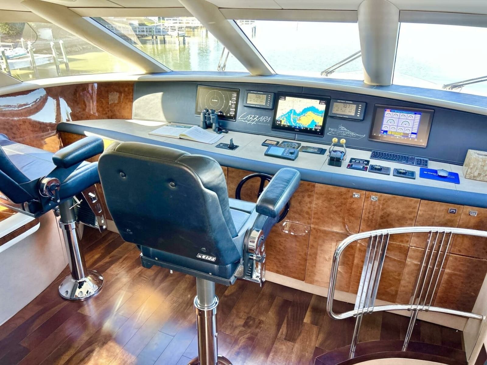 2001 Lazzara Yachts 94 Motor Yacht - Photo 13