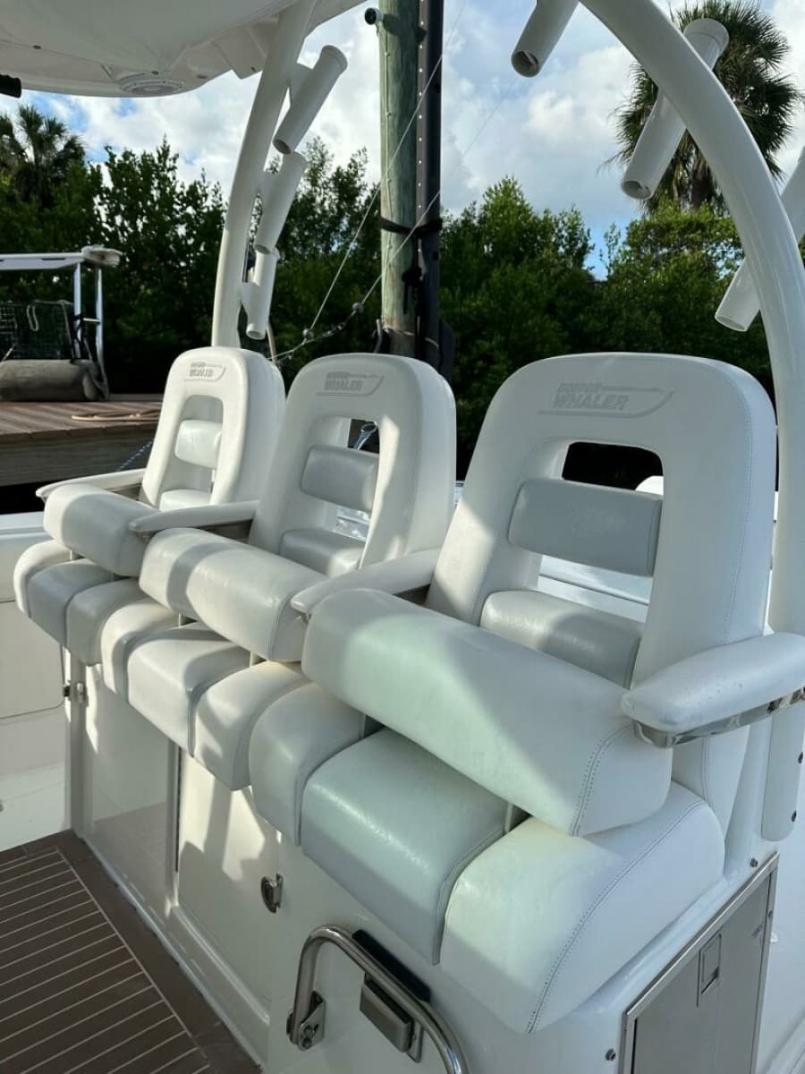 2012 Boston Whaler 370 Outrage - Photo 4