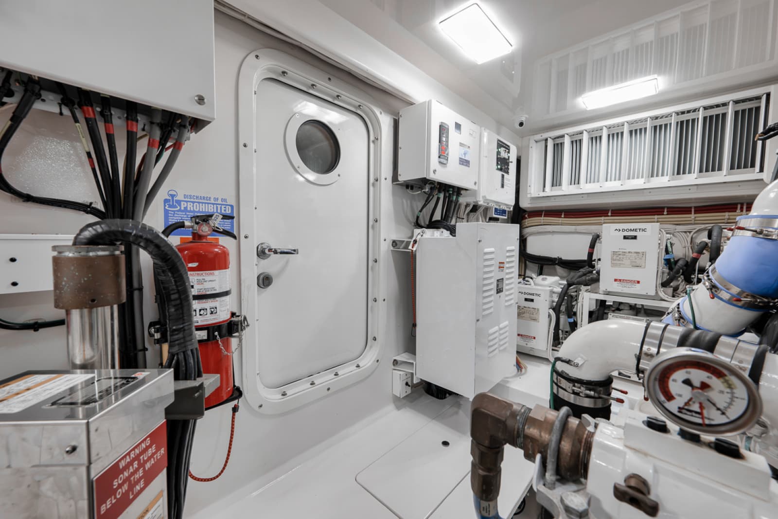 2020 Viking 68 Convertible - Photo 62