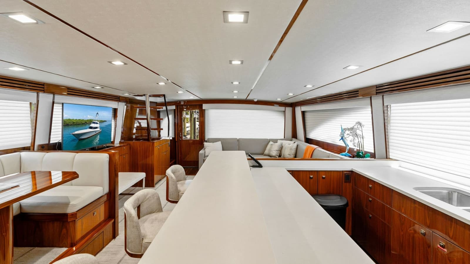 2016 Viking 80 Enclosed Bridge - Photo 14
