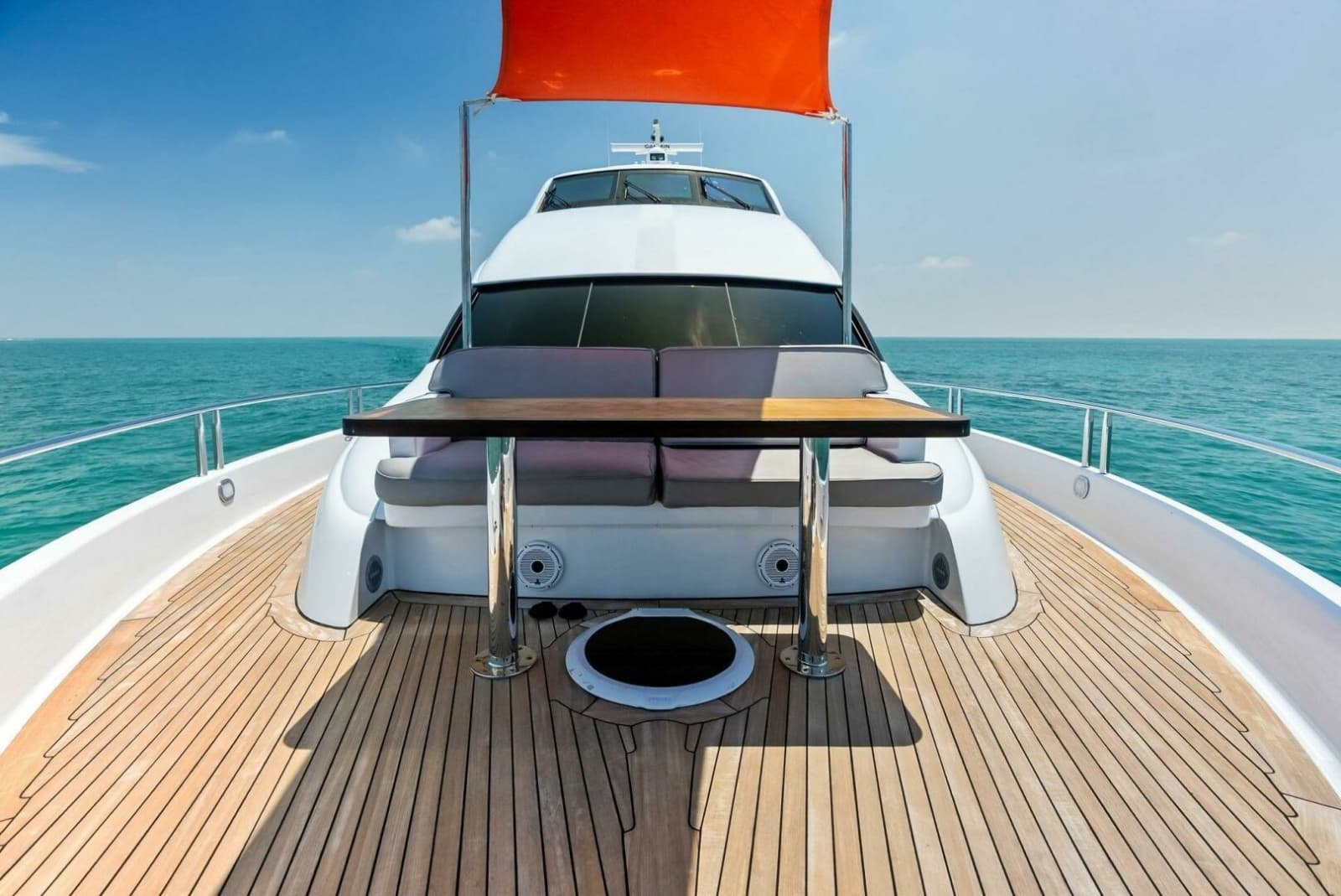 2006 Lazzara Yachts 84 Skylounge - Photo 21