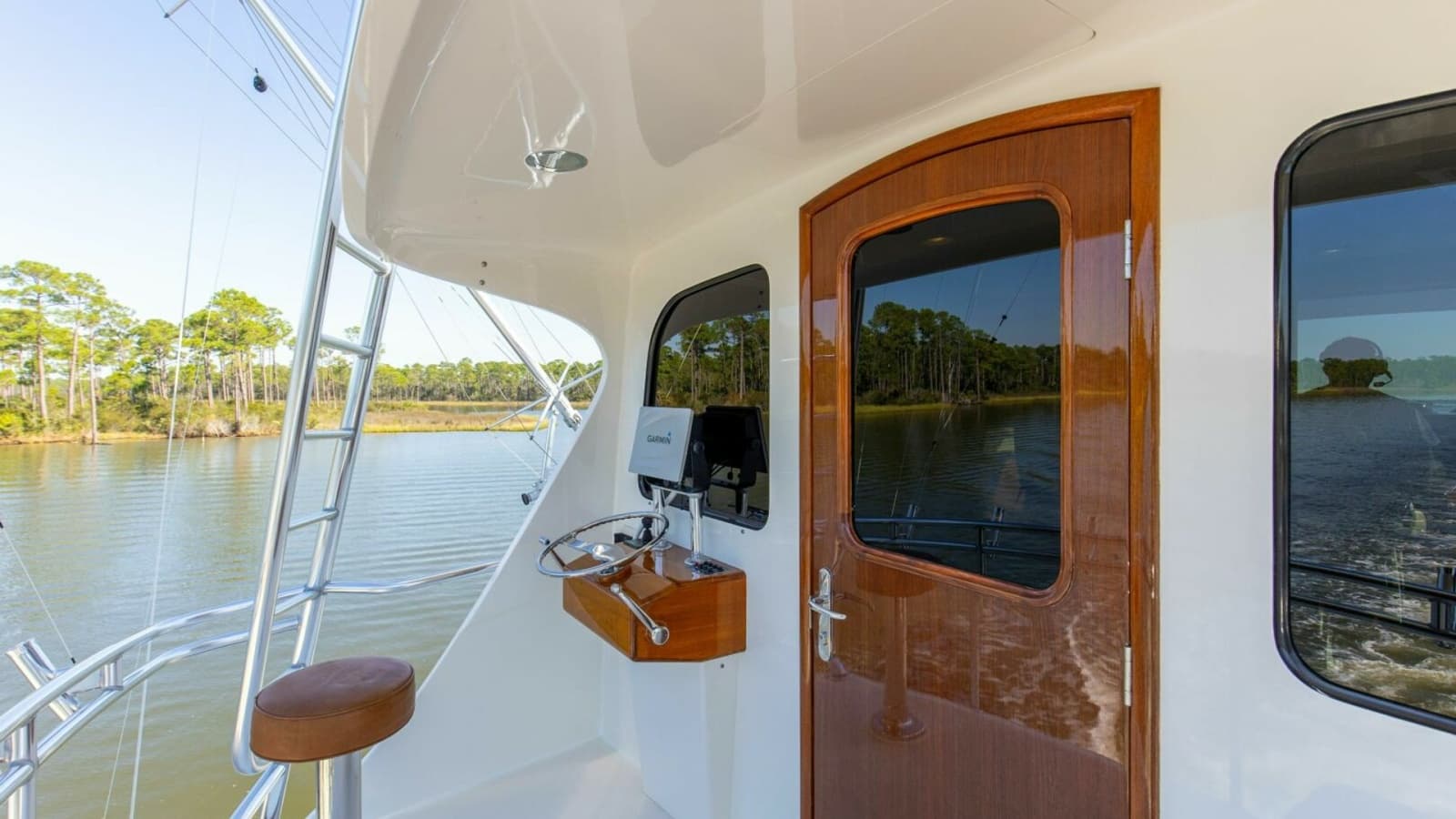 2005 Whiticar 76 Enclosed Bridge - Photo 48