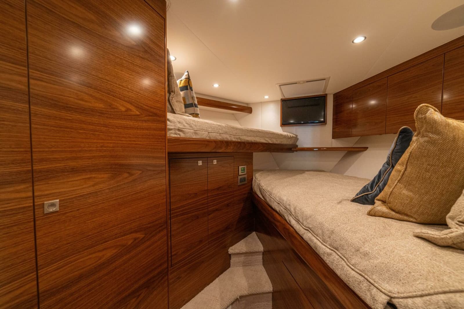 2025 Viking 58 Convertible - Photo 23