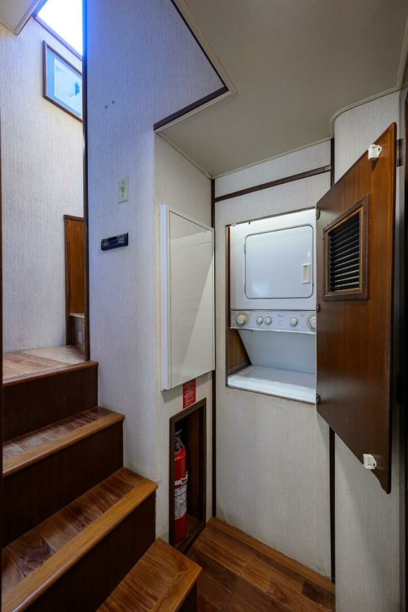 1991 Hatteras 78 Cockpit Motor Yacht - Photo 24