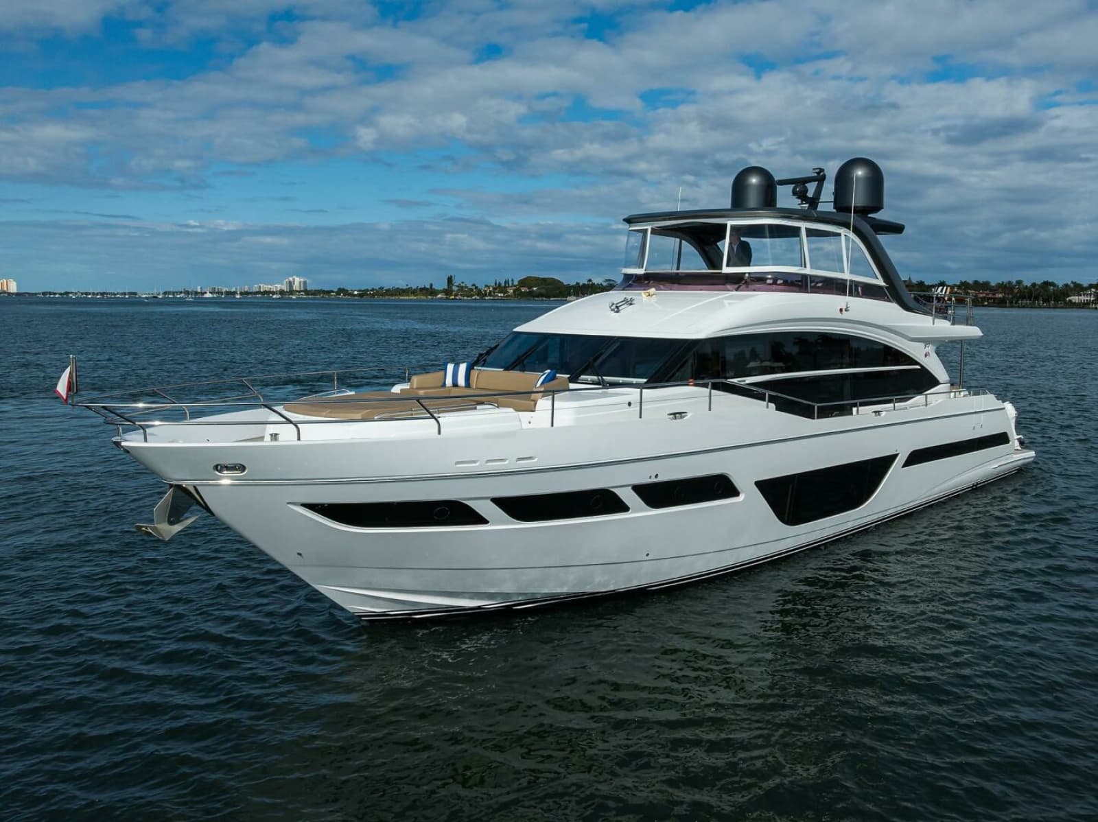2021 Princess Y78 - Photo 79