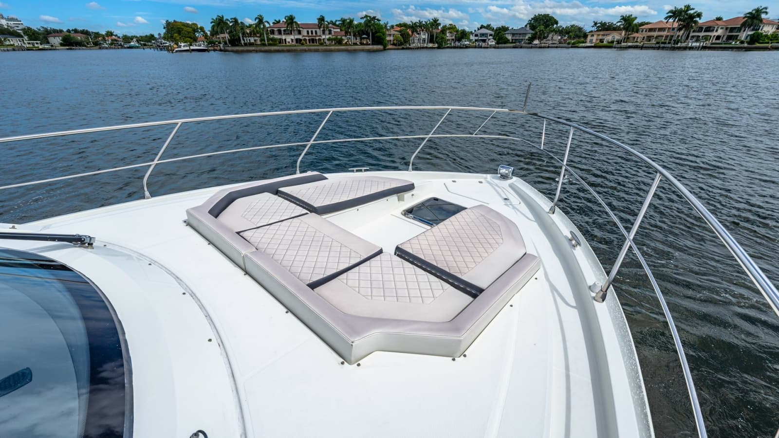 2019 Cruisers Yachts Cantius 46 - Photo 41