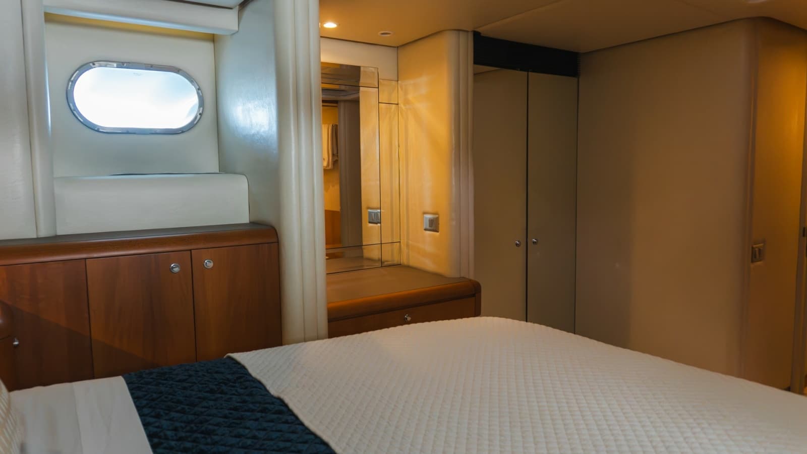 1996 Oceanfast 87 Enclosed Bridge Sportfish - Photo 15