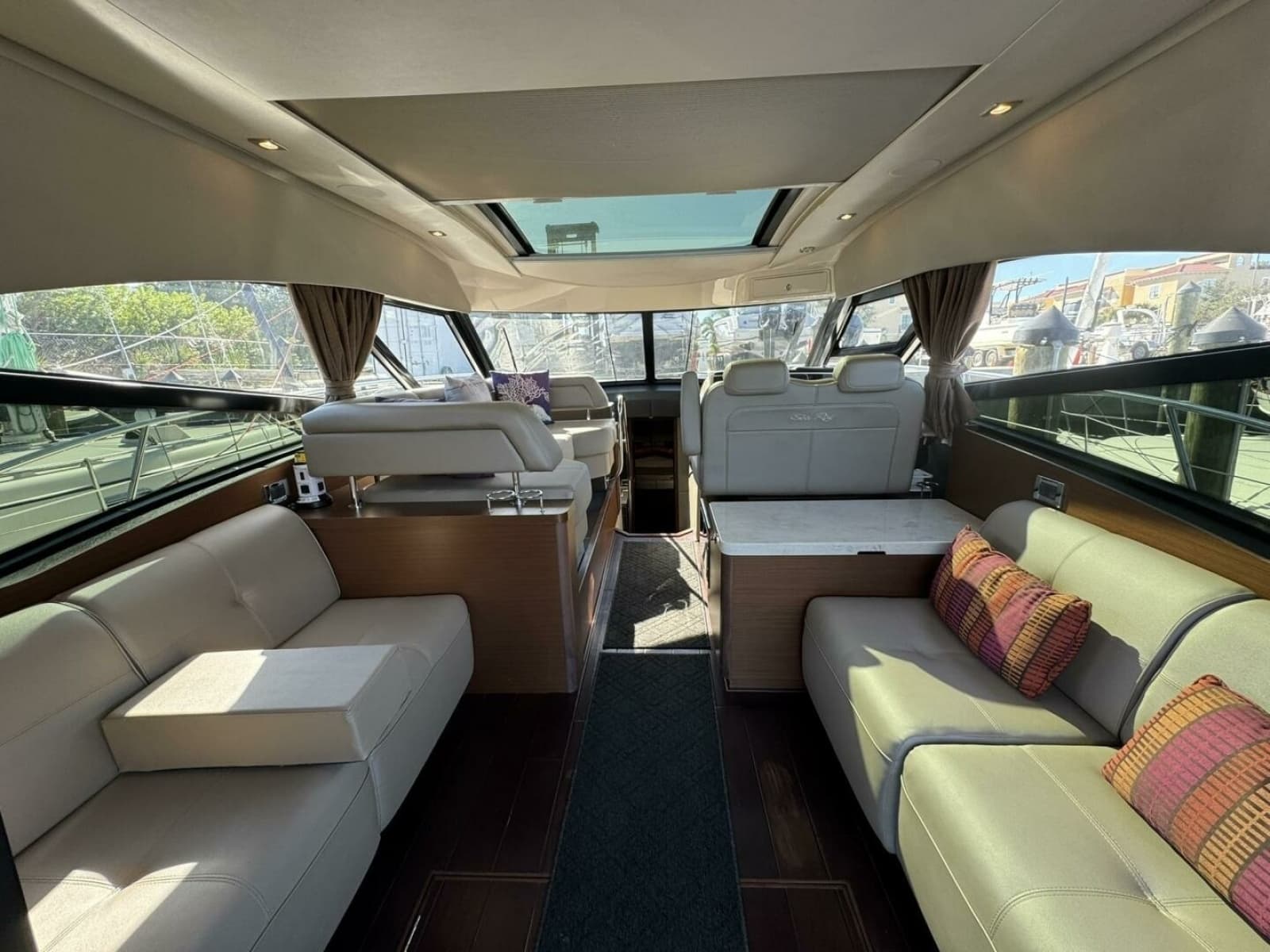 2016 Sea Ray 470 Sundancer - Photo 3