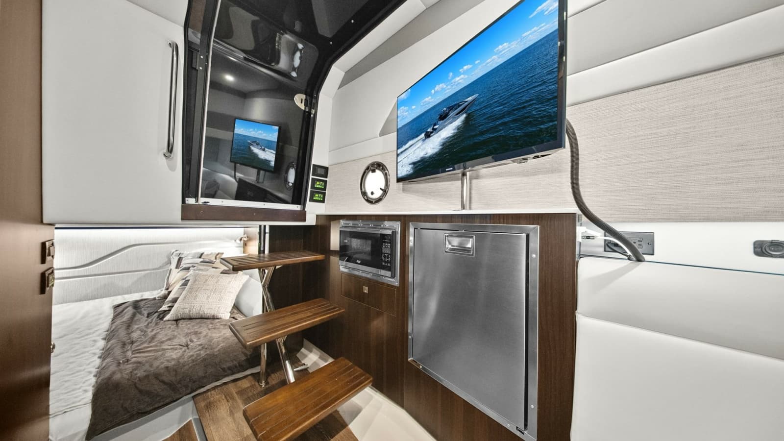 2023 Cruisers Yachts 42 GLS - Photo 33
