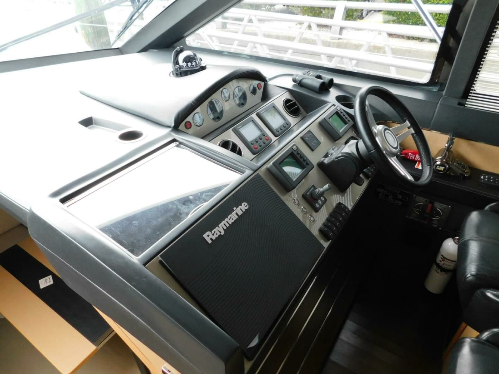 2011 Princess V52 - Photo 16